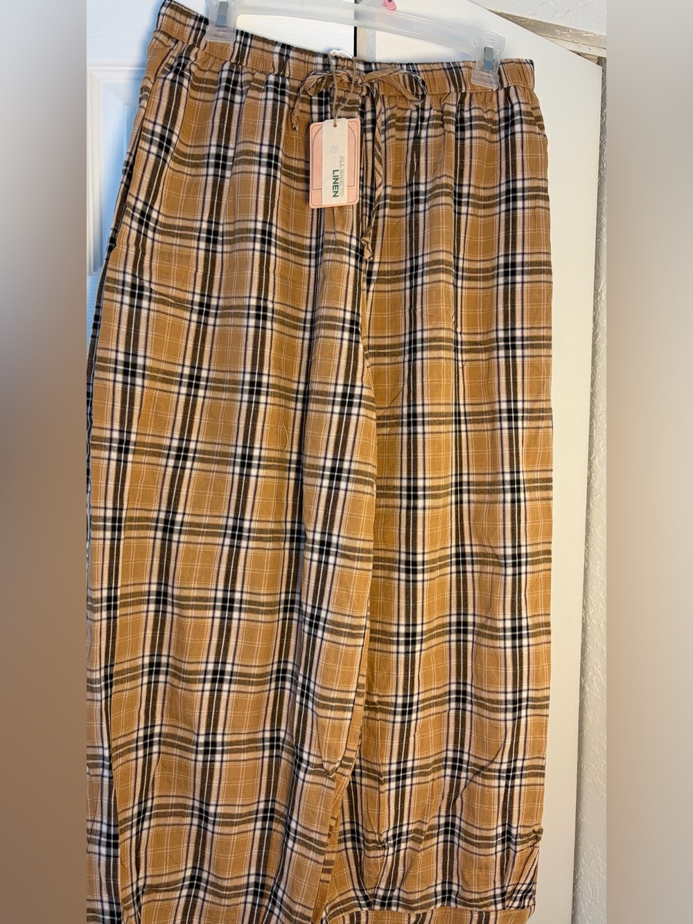 women’s plaid linen shorts – size m